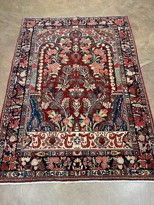 Antique Red Persian Saruk 5' X 7'