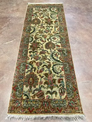 New Gold India Agra Runner