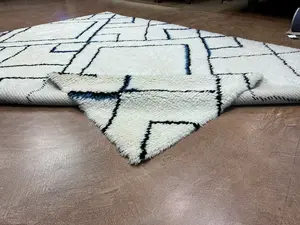 New Ivory India Kumo 6' X 9'