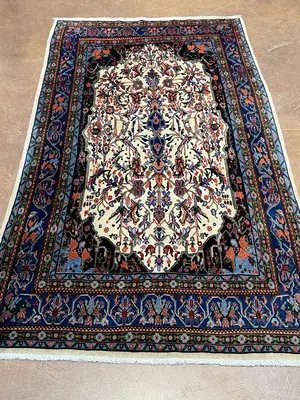 Antique Ivory Persian Bijar 5' X 7'