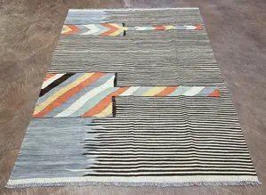 New Ivory Pakistan Navajo Kelim 4' X 6'