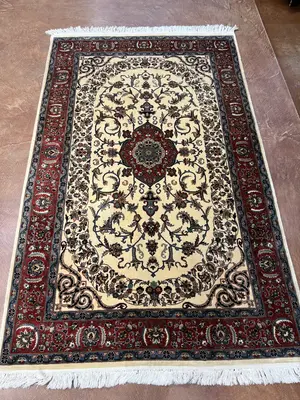 New Ivory Pakistan Kashan 5' X 7'