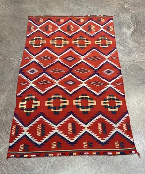 Antique Red USA Germantown Navajo 2'-6"x4'
