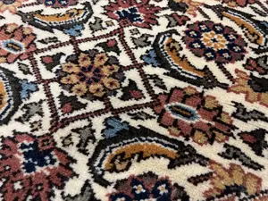 Vintage Ivory India Indo Herati 5' X 7'