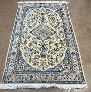 Vintage Ivory Persian Nain 4' X 6'
