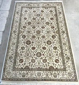 Vintage Ivory Turkey Hereke 4' X 6'