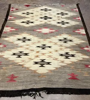 Vintage Ivory USA Navajo Remnant 6' X 9'