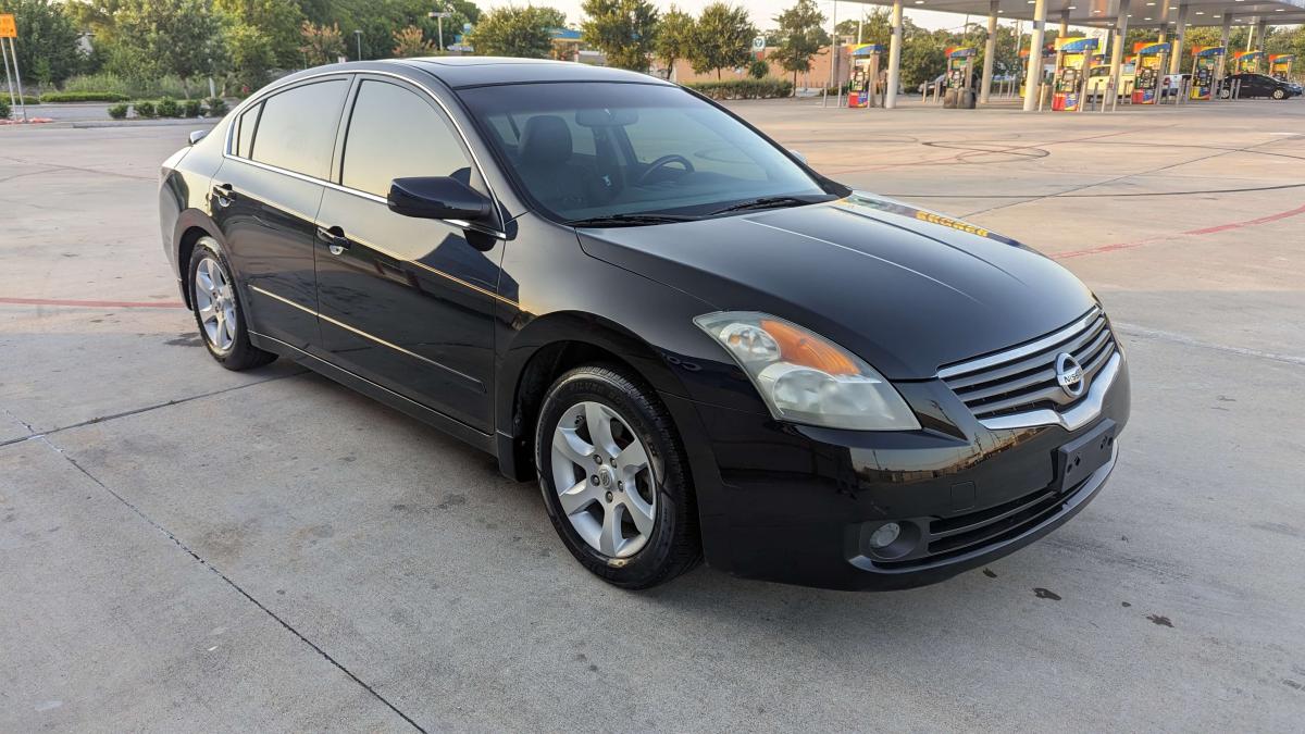 2009 Nissan Altima, Mileage 96k - 2