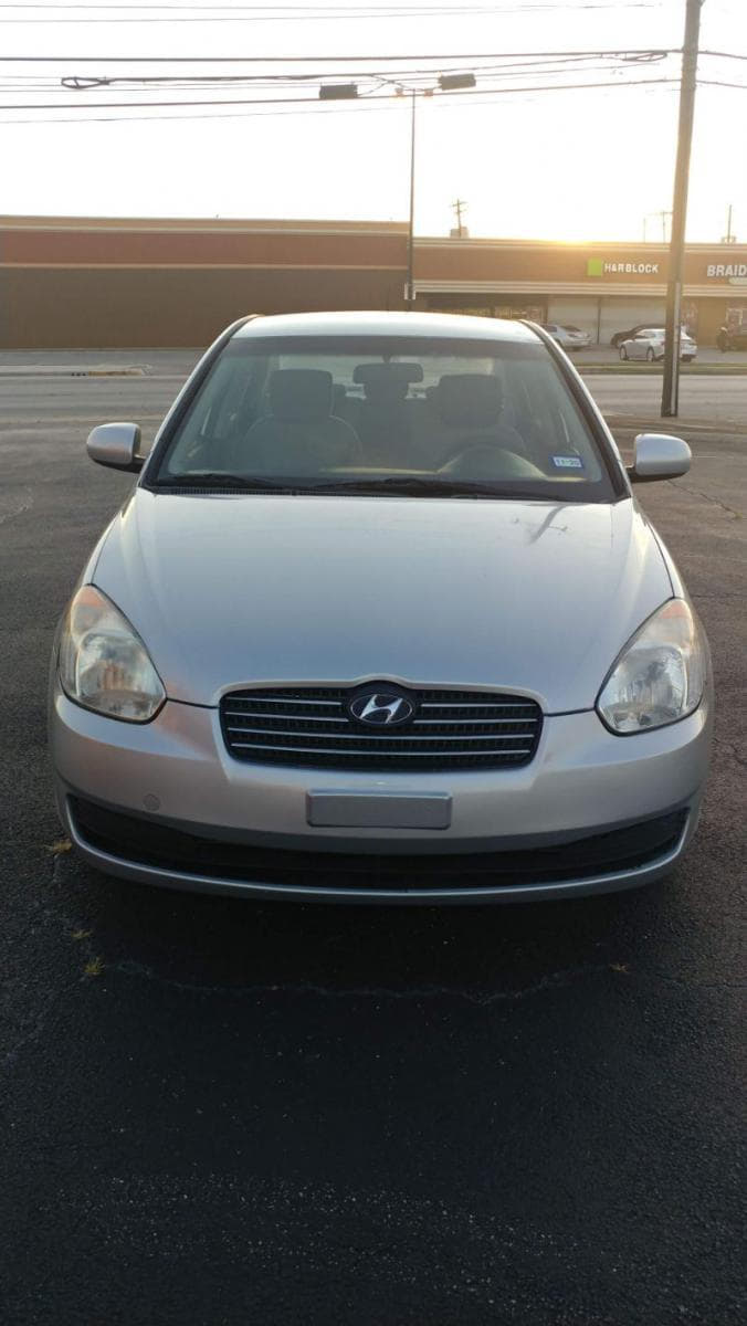 2010 Hyundai Accent, Mileage 105k - 3