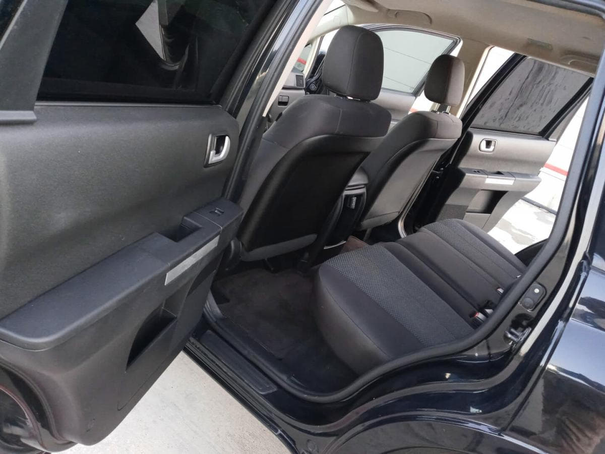2011 Mitsubishi Endeavor Mileage 89k - 10
