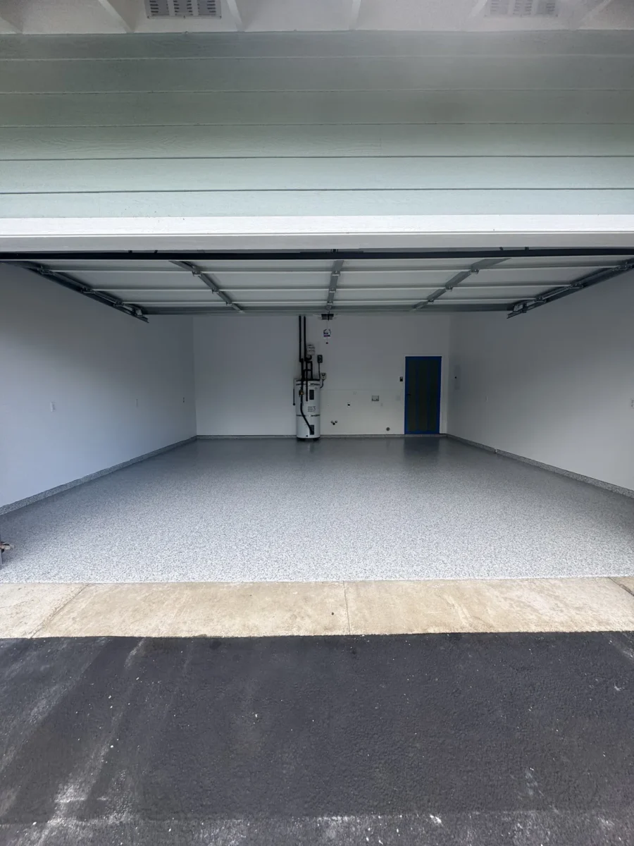 Decorative quartz floor in a Hawaiʻi Island garage