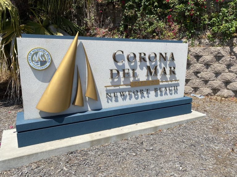 Corona Del Mar City Sign